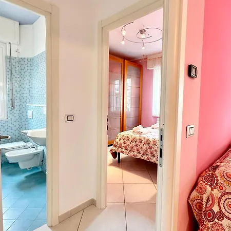 Hostdomus - Pink House Apartment *