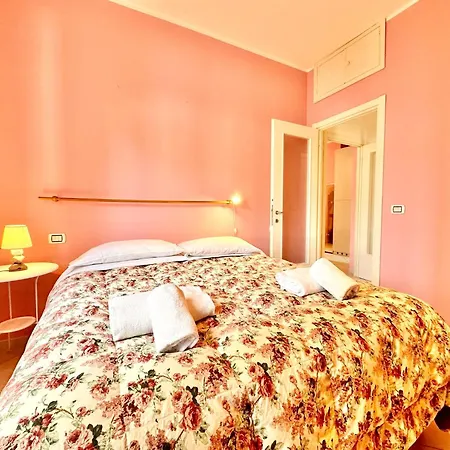 Hostdomus - Pink House Apartment Finale Ligure