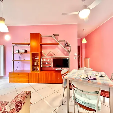 Hostdomus - Pink House Apartment