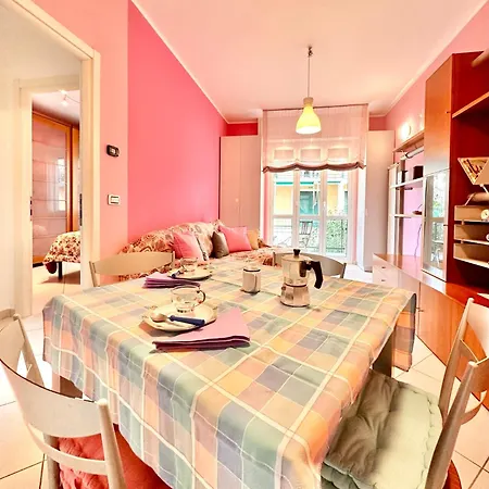 Apartment Hostdomus - Pink House